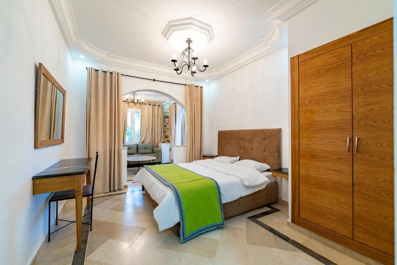 Hotel Dar Mhenna 4*